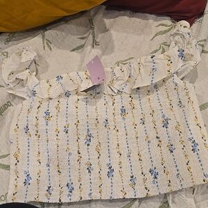 ❤️10/$20 New Cropped Floral Smocked Off-Shoulder Top